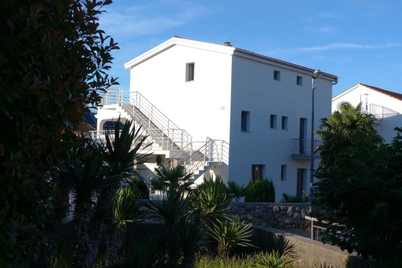 Apartments Monja & Dadi, Malinska, ונטאצ'יצ'י מראה חיצוני תמונה