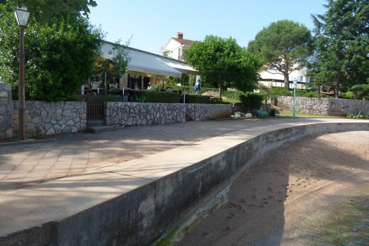 Apartments Monja & Dadi, Malinska, ונטאצ'יצ'י מראה חיצוני תמונה