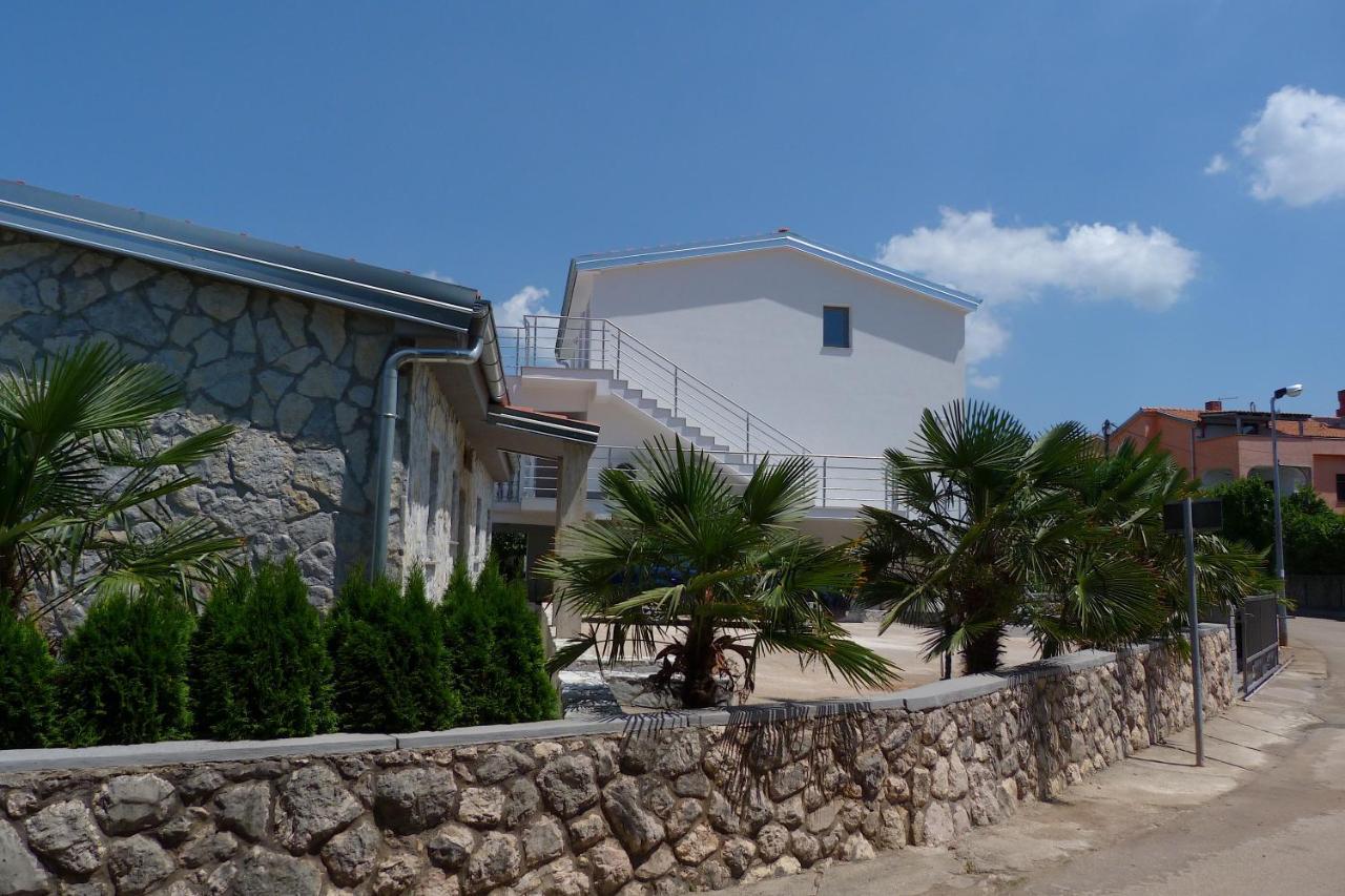 Apartments Monja & Dadi, Malinska, ונטאצ'יצ'י מראה חיצוני תמונה